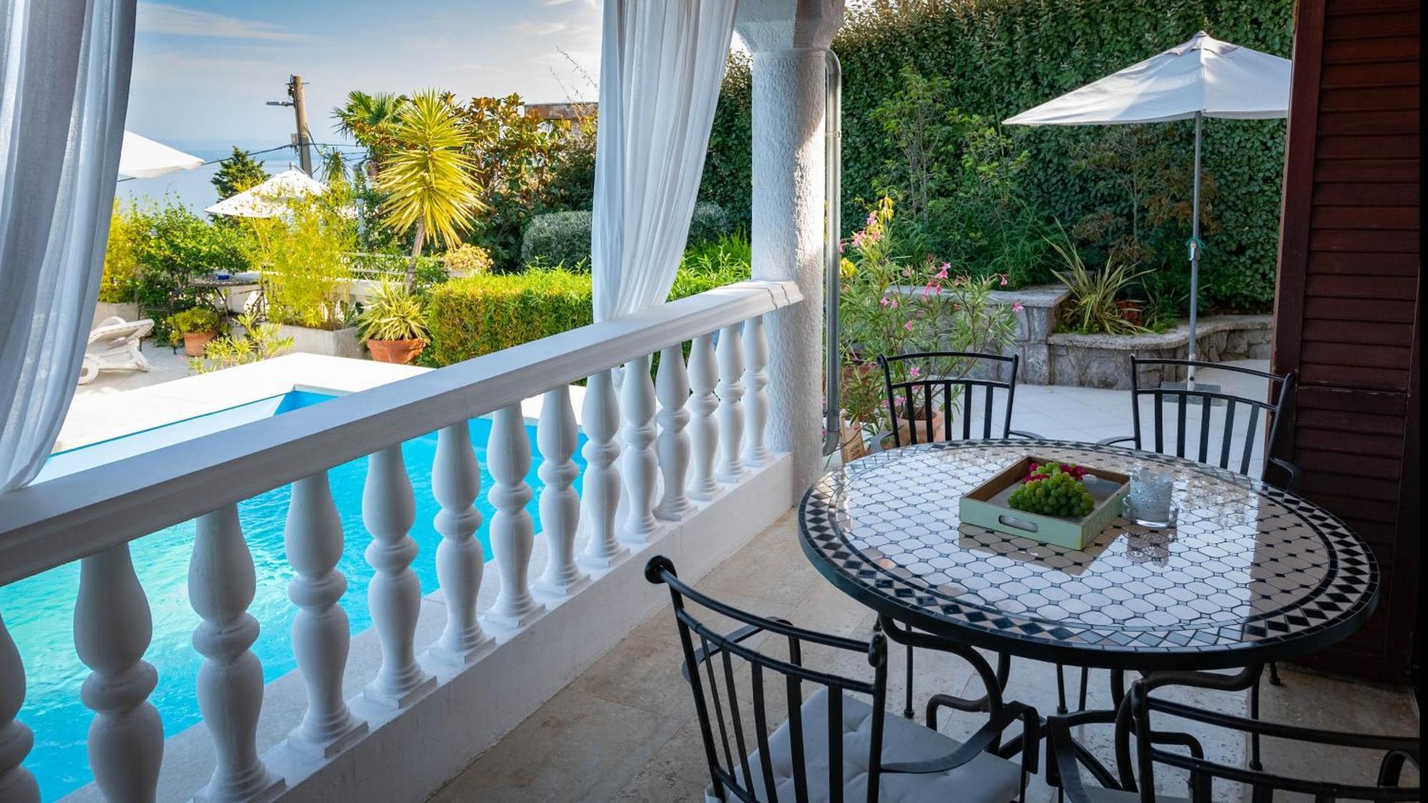 Family Friendly Apartments With A Swimming Pool Lovran, Opatija - 14178 Exterior foto